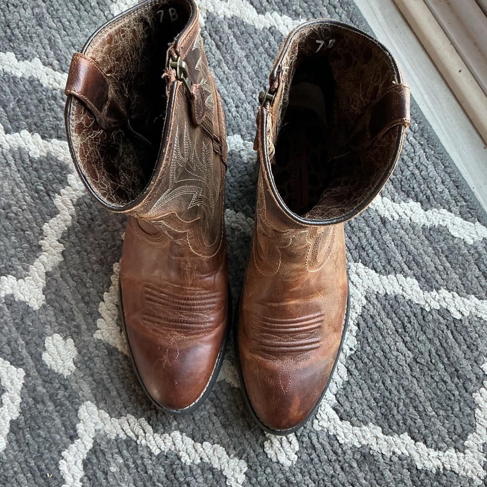 Ariat Brown Leather Western Boots